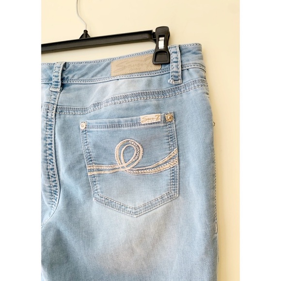 Seven7 Light Wash Mid Rise Skinny Jeans – Size 12 | Classic Stretch Denim - Picture 4 of 8